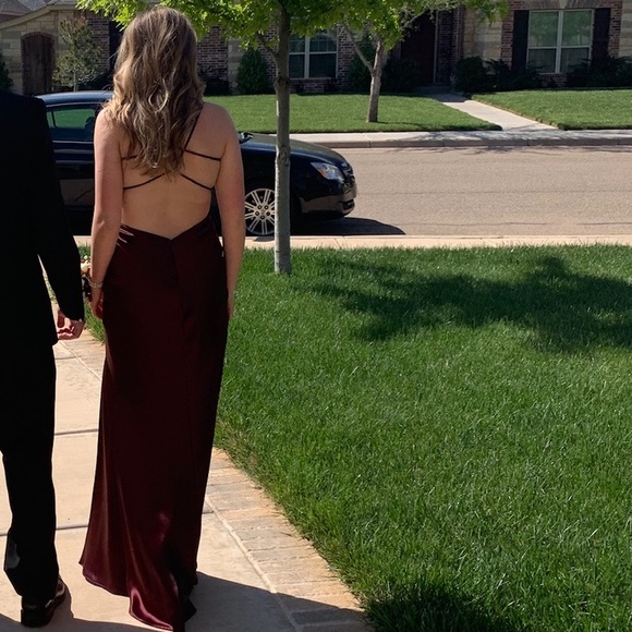 Abbi Vonn by La Femme Strappy back dress in wine—free shipping! - Picture 4 of 6